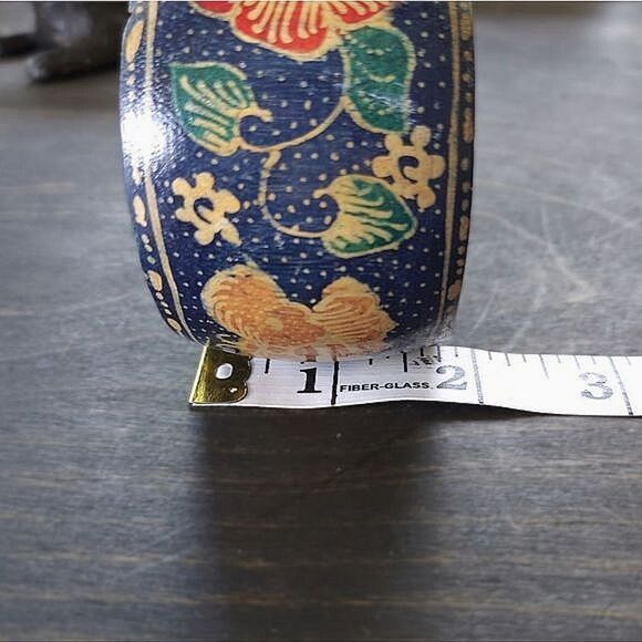 Vtg blue floral painted wooden wide bangle - Picture 5 of 10